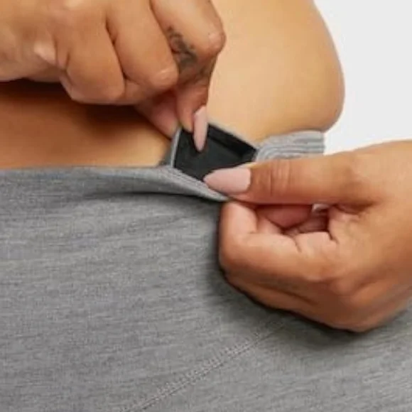 NWT Women's Nike One Mid-Rise Crop Leggings - Picture 5 of 8